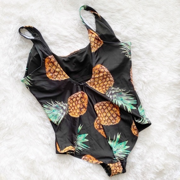Pineapple 🍍 Print Swimsuit 👙 - Picture 2 of 7